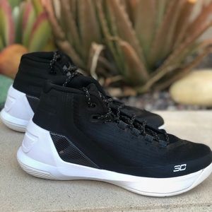 🏀Steph Curry Black Boys SZ 7Y Under Armour BB